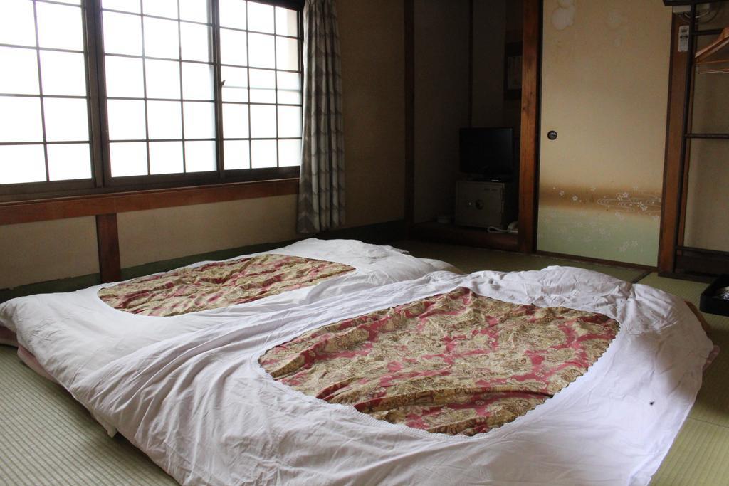 Hotel Minshuku Katsuya Shirahama Habitación foto